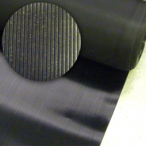 Black rubber floor mats with fine streaks