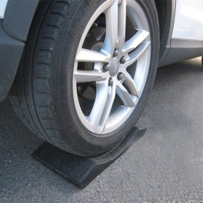 Set of 4 Rotile Regular rubber parking chocks