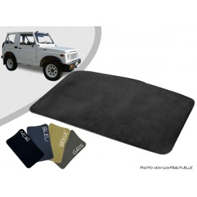Tapis coffre sur-mesure Santana Samurai SJ 410 cabriolet moquette aiguilletée surjetée